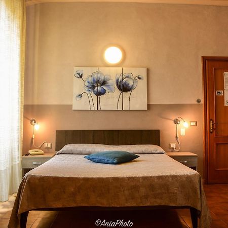 Albergo Florida Taggia Eksteriør bilde