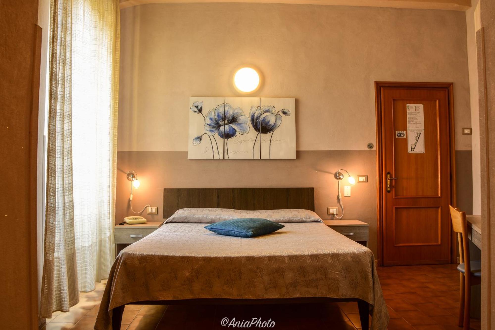 Albergo Florida Taggia Eksteriør bilde