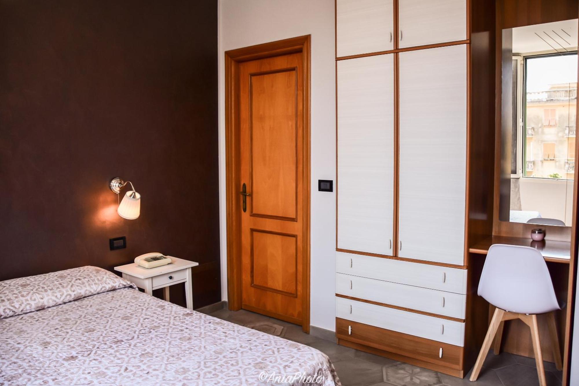 Albergo Florida Taggia Eksteriør bilde