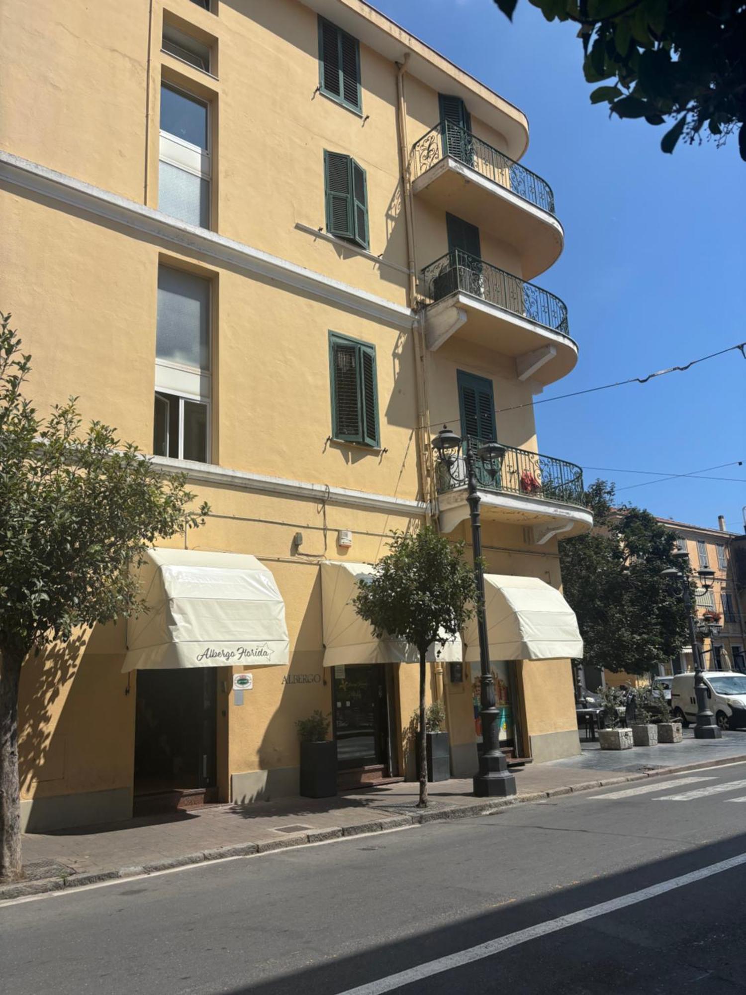Albergo Florida Taggia Eksteriør bilde